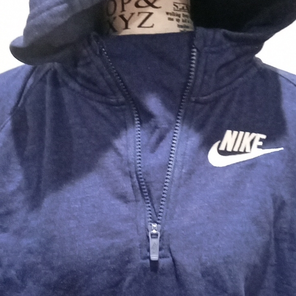 😍NWOT Women's Nike Navy Zip Crop Sweatshirt😍 - Picture 2 of 8